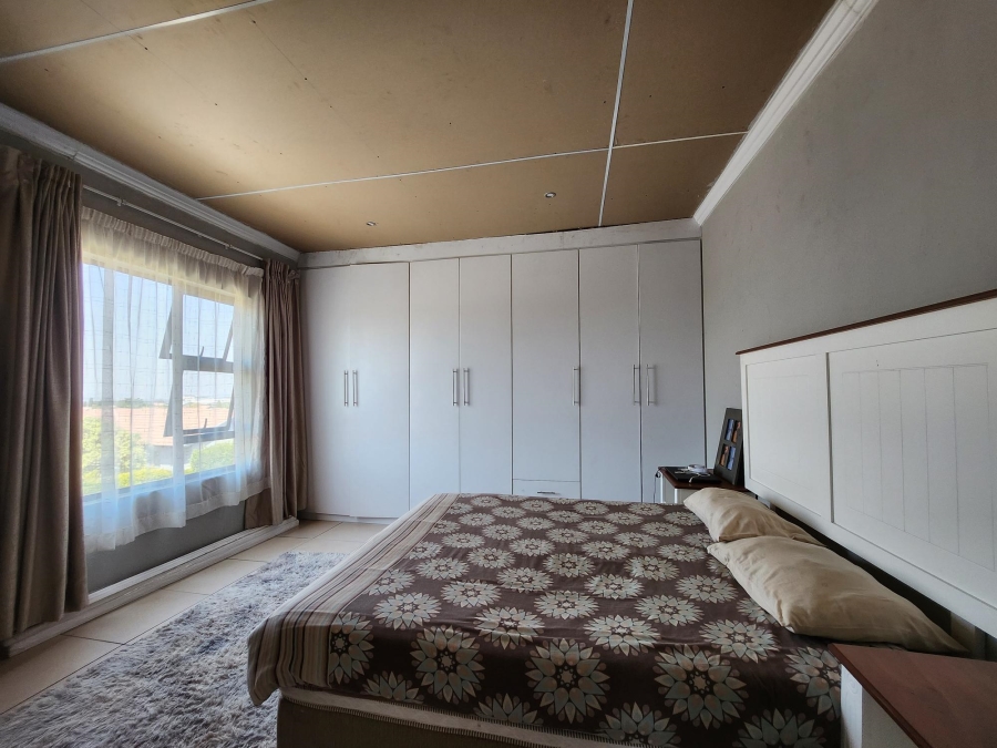 4 Bedroom Property for Sale in Tlhabane West North West